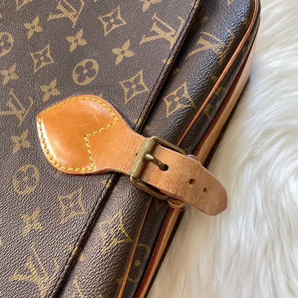 Authentic vintage Louis Vuitton monogram Cartouchiere GM - Picture 2 of 13